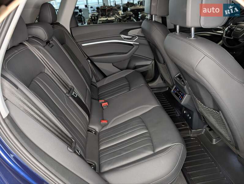 Позашляховик / Кросовер Audi e-tron 2021 в Києві