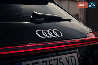 Внедорожник / Кроссовер Audi e-tron 2019 в 