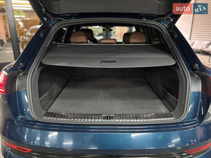 Внедорожник / Кроссовер Audi e-tron 2019 в Киеве