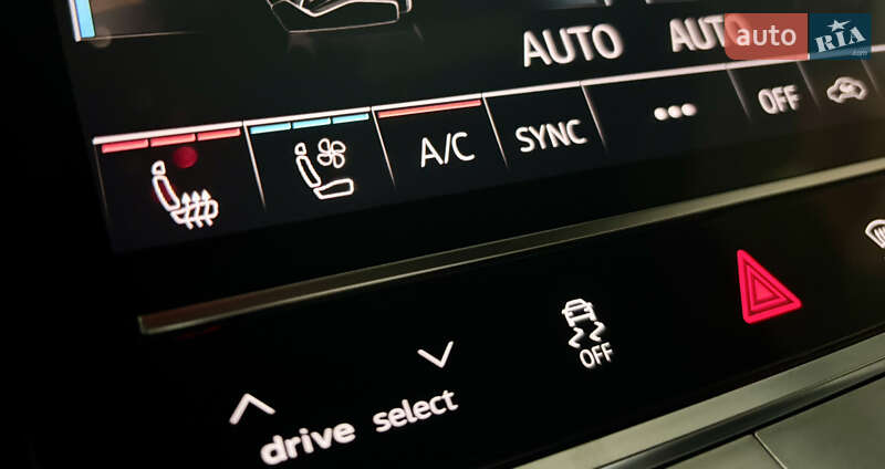 Внедорожник / Кроссовер Audi e-tron 2019 в Киеве