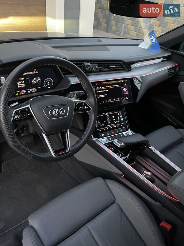 Позашляховик / Кросовер Audi e-tron 2019 в Рівному