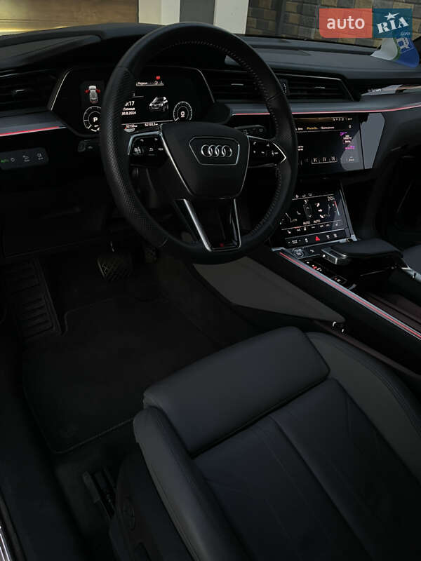 Позашляховик / Кросовер Audi e-tron 2019 в Рівному