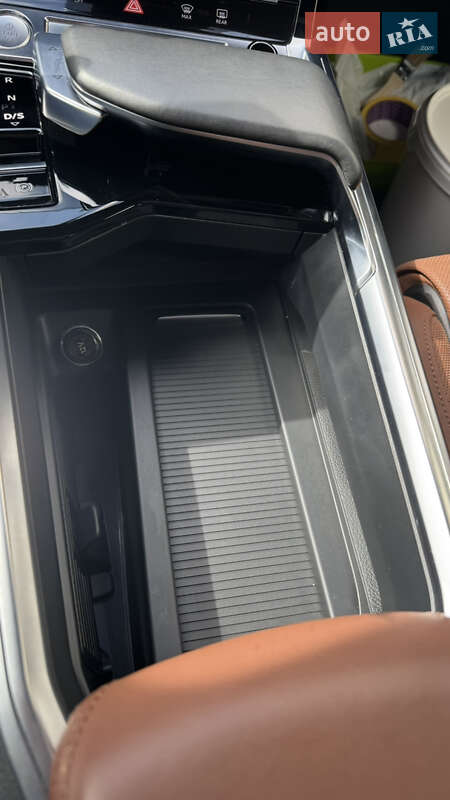 Внедорожник / Кроссовер Audi e-tron 2019 в Львове