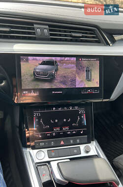 Внедорожник / Кроссовер Audi e-tron 2019 в 