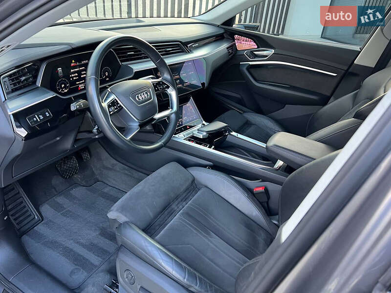Внедорожник / Кроссовер Audi e-tron 2020 в Ужгороде