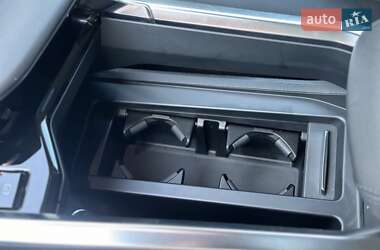 Внедорожник / Кроссовер Audi e-tron 2021 в 