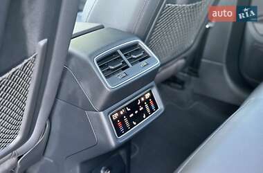 Внедорожник / Кроссовер Audi e-tron 2021 в 