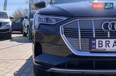 Позашляховик / Кросовер Audi e-tron 2019 в 