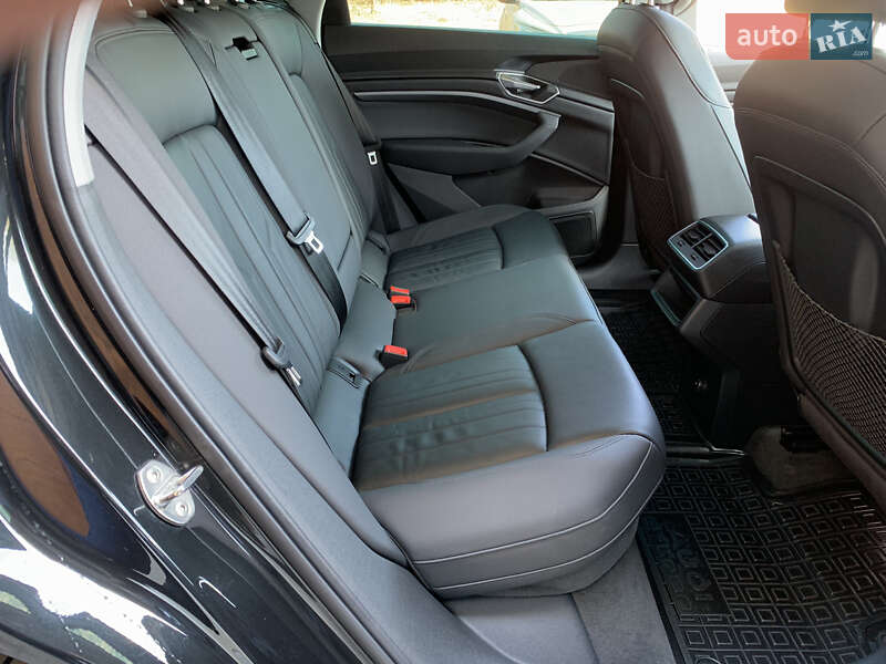 Внедорожник / Кроссовер Audi e-tron 2019 в Бердичеве