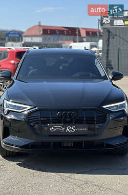 Позашляховик / Кросовер Audi e-tron 2019 в 
