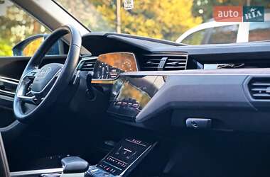 Внедорожник / Кроссовер Audi e-tron 2019 в 