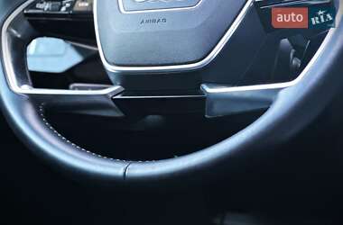 Внедорожник / Кроссовер Audi e-tron 2019 в 