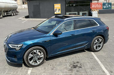 Внедорожник / Кроссовер Audi e-tron 2020 в 