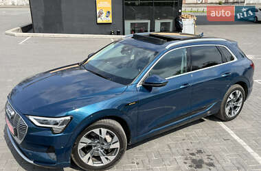 Внедорожник / Кроссовер Audi e-tron 2020 в 