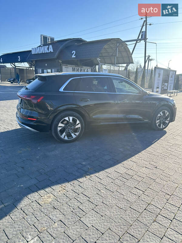 Позашляховик / Кросовер Audi e-tron 2021 в Тернополі фото 39 Позашляховик / Кросовер Audi e-tron 2021 в Тернополі