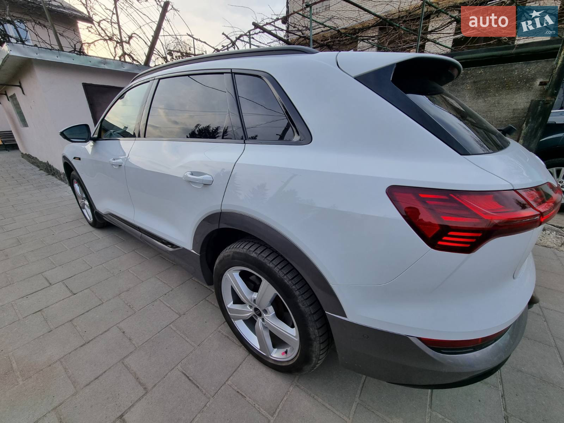 2019 Audi e-tron - мініатюра 10