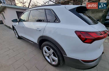 Внедорожник / Кроссовер Audi e-tron 2019 в 