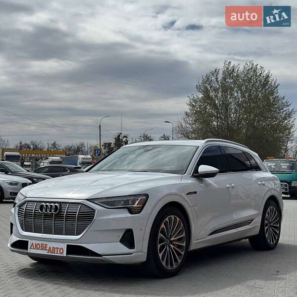 Внедорожник / Кроссовер Audi e-tron 2019 в 