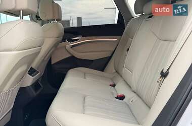 Внедорожник / Кроссовер Audi e-tron 2019 в 