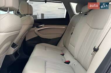 Внедорожник / Кроссовер Audi e-tron 2019 в 
