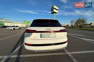 Внедорожник / Кроссовер Audi e-tron 2020 в 