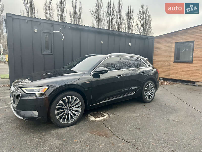 Audi e-tron 2019