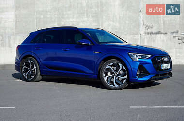 Внедорожник / Кроссовер Audi e-tron 2021 в 