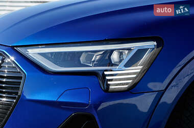 Внедорожник / Кроссовер Audi e-tron 2021 в 
