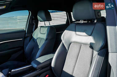 Внедорожник / Кроссовер Audi e-tron 2021 в 