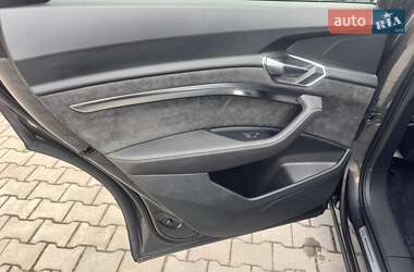 Позашляховик / Кросовер Audi e-tron 2020 в 