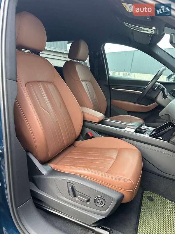 Внедорожник / Кроссовер Audi e-tron 2019 в Киеве