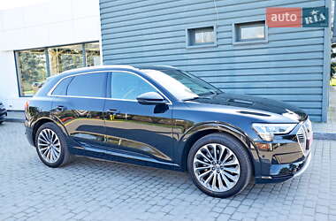 Позашляховик / Кросовер Audi e-tron 2019 в 