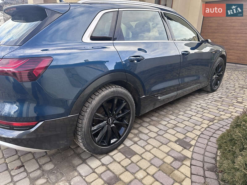 Внедорожник / Кроссовер Audi e-tron 2019 в Львове