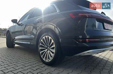 Внедорожник / Кроссовер Audi e-tron 2020 в 
