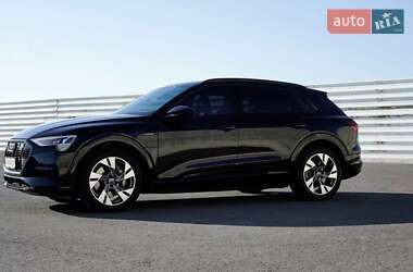 Внедорожник / Кроссовер Audi e-tron 2020 в 