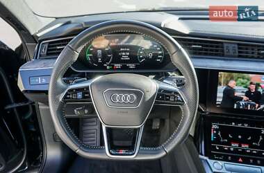 Внедорожник / Кроссовер Audi e-tron 2020 в 