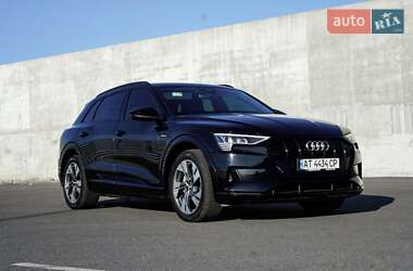Внедорожник / Кроссовер Audi e-tron 2020 в 