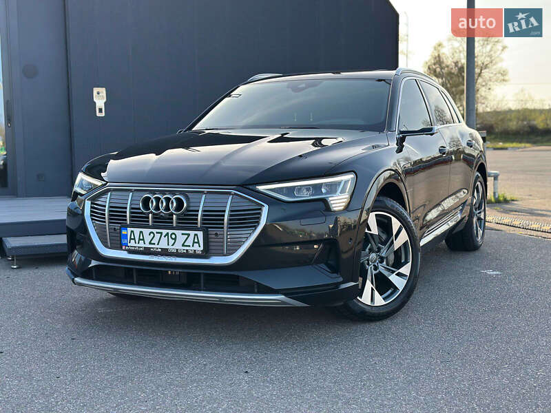Внедорожник / Кроссовер Audi e-tron 2019 в 