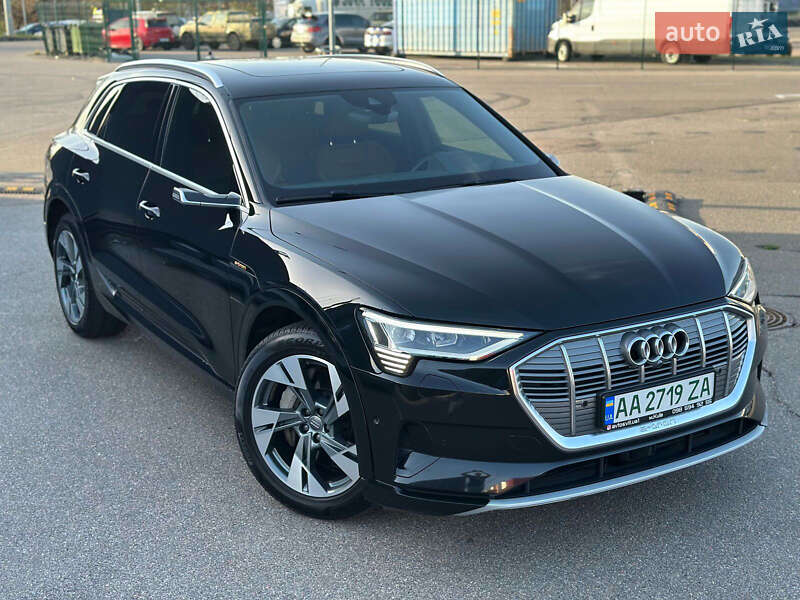 Внедорожник / Кроссовер Audi e-tron 2019 в Киеве