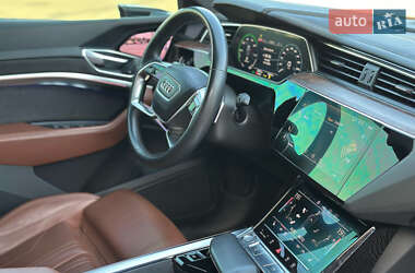 Внедорожник / Кроссовер Audi e-tron 2019 в 