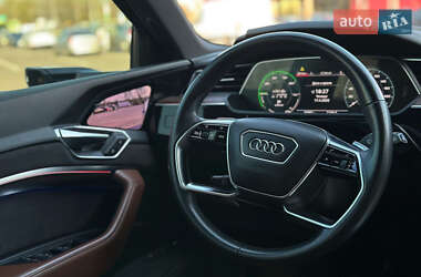 Внедорожник / Кроссовер Audi e-tron 2019 в 
