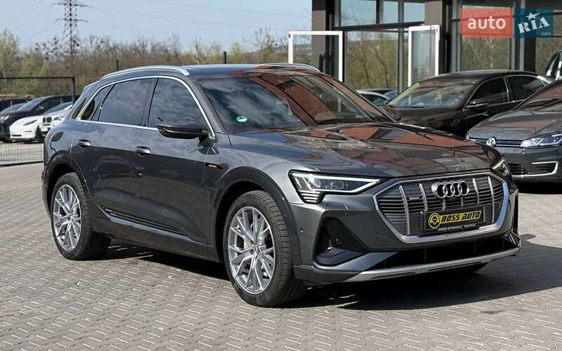 Внедорожник / Кроссовер Audi e-tron 2020 в 