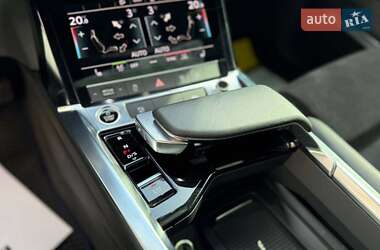 Внедорожник / Кроссовер Audi e-tron 2020 в 