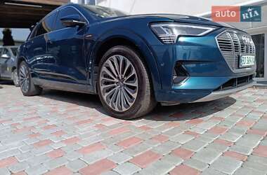 Внедорожник / Кроссовер Audi e-tron 2019 в 