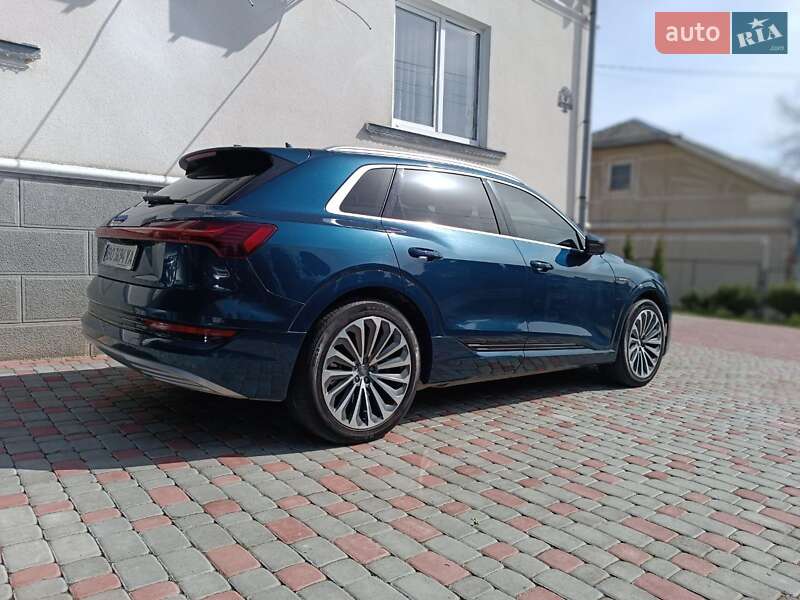 Внедорожник / Кроссовер Audi e-tron 2019 в Тернополе