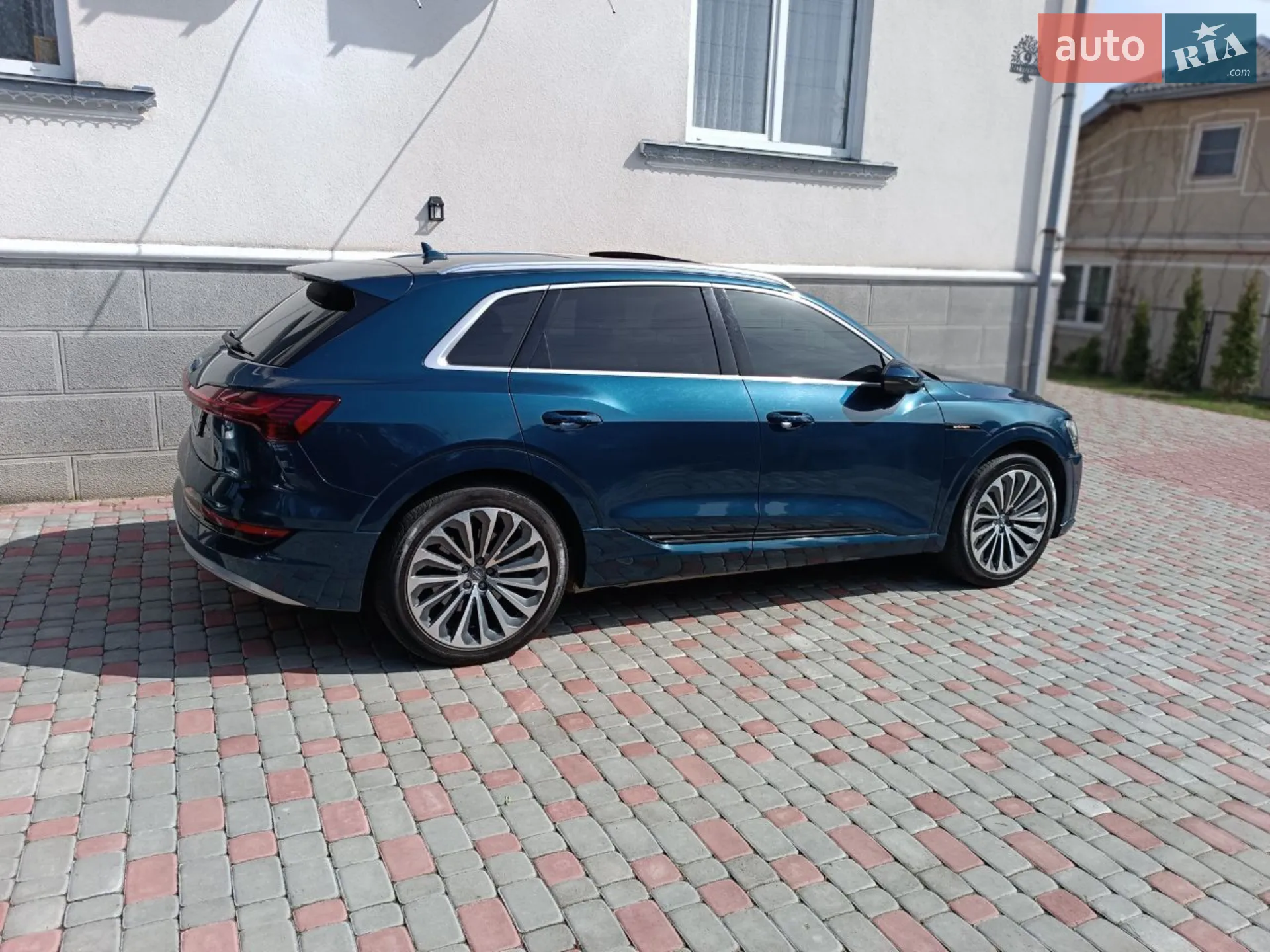 2019 Audi e-tron - мініатюра 140