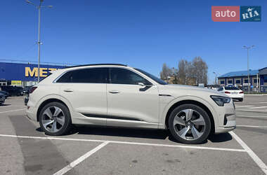 Позашляховик / Кросовер Audi e-tron 2019 в 