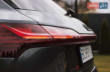 Внедорожник / Кроссовер Audi e-tron 2022 в 