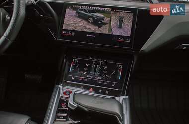 Внедорожник / Кроссовер Audi e-tron 2022 в 