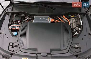Внедорожник / Кроссовер Audi e-tron 2022 в 